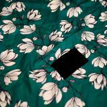 Load image into Gallery viewer, Emerald Floral Tichels (Square w/ grip + Pretied w/ grip)*